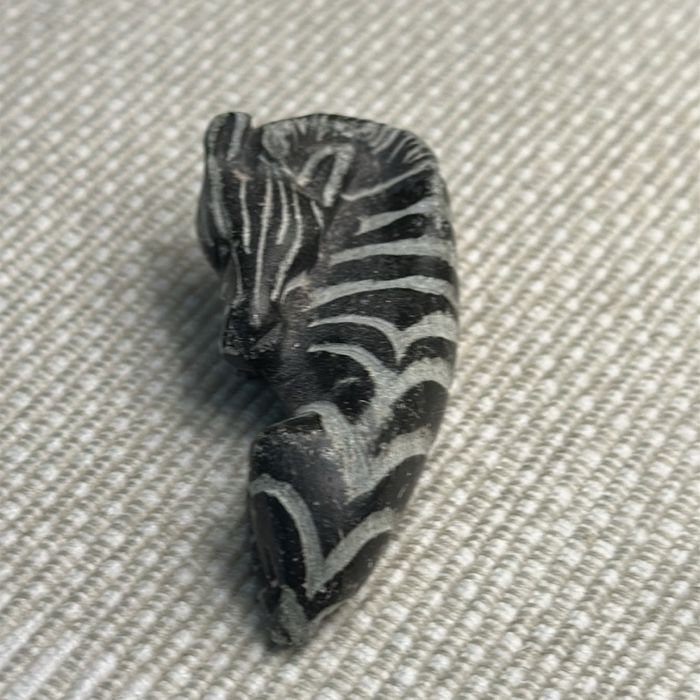 Hand-Carved Zebra 🦓 from Tanzania East Africa - Picture 6 of 10